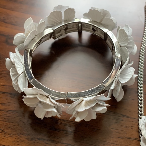 Inc international concepts white flower jewelry set - Picture 3 of 6